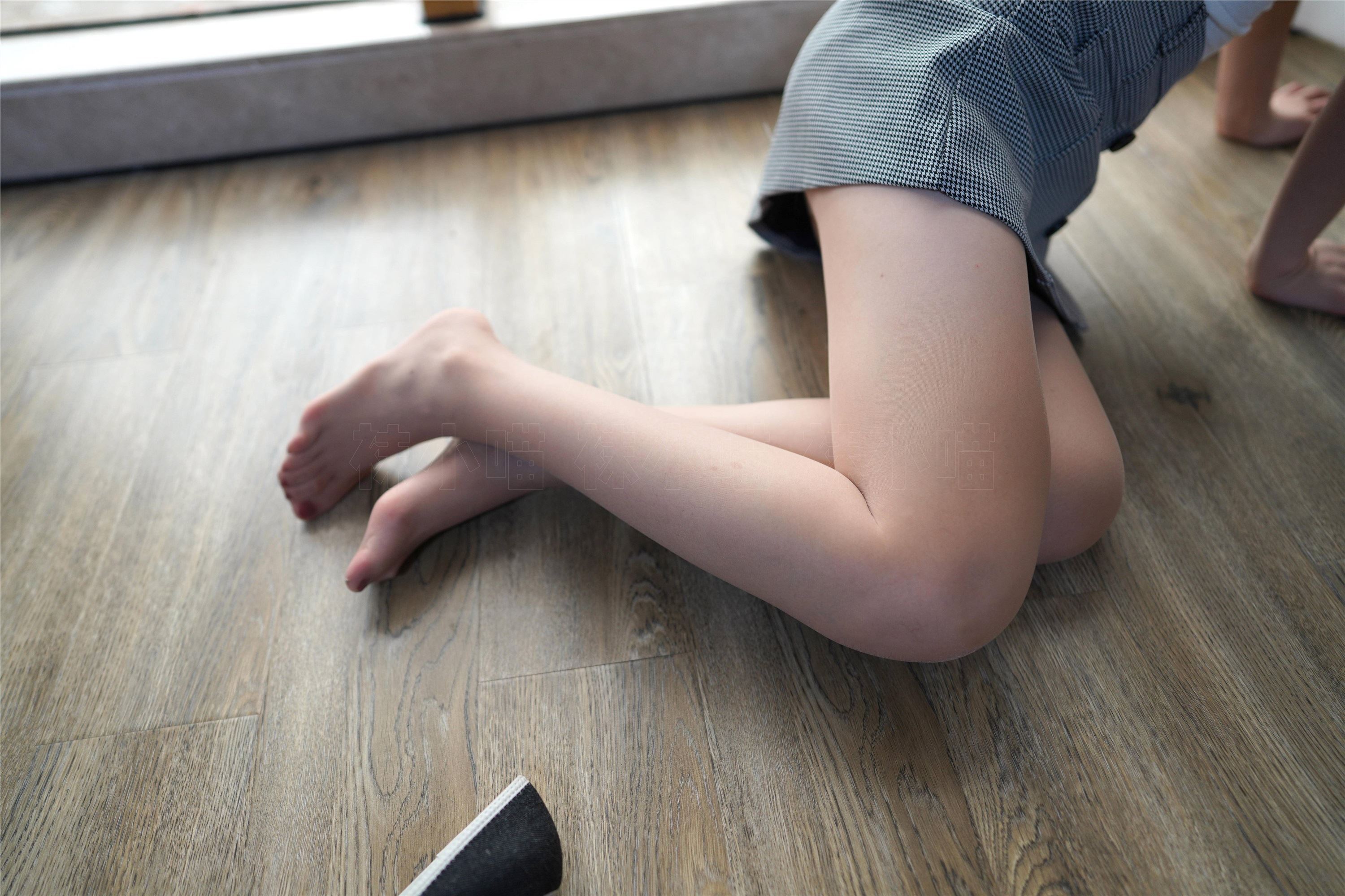 kittyWawa袜小喵  KT238 翘个小班来拍腿